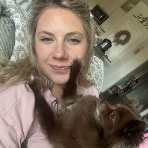 Meet your Posher, Caroline